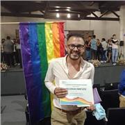 Cómo un profesor capaz de enseñar de una manera dinámica y la información es precisa y se relaciona con la vida cotidiana